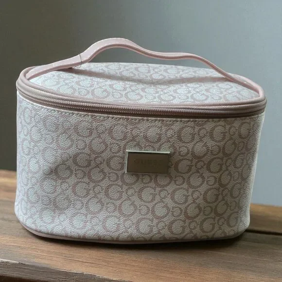 GUESS Makeup Bag NWT Blush Pink Cosmetic Case 11x7x13 Zipper Closure - Picture 2 of 8